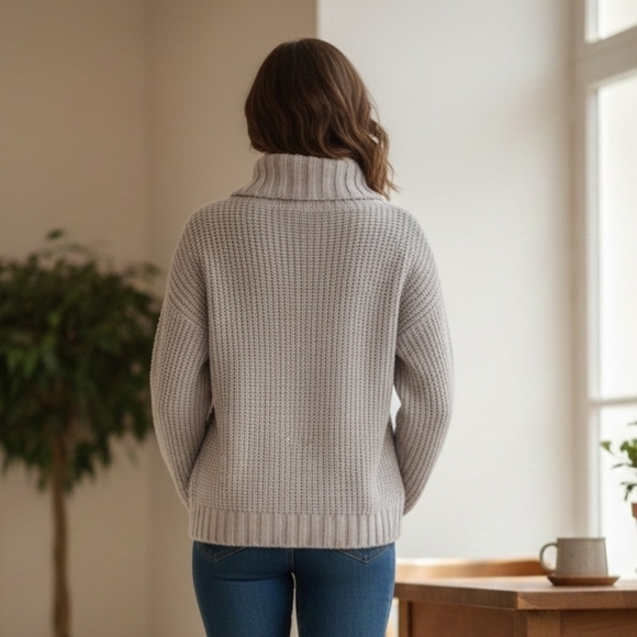 Tahari Pure Luxe Alpaca Blend Cable Knit Turtleneck Sweater M​. - Picture 2 of 9